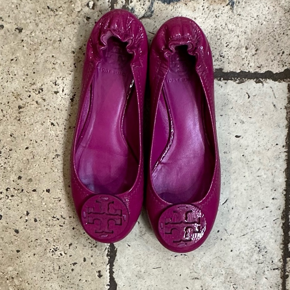 🌸SOLD🌸TORY BURCH FUSHIA FLATS SIZE 7.5 EUC